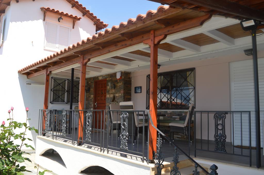 Villa Suites Lagonisi Luxury Екстер'єр фото
