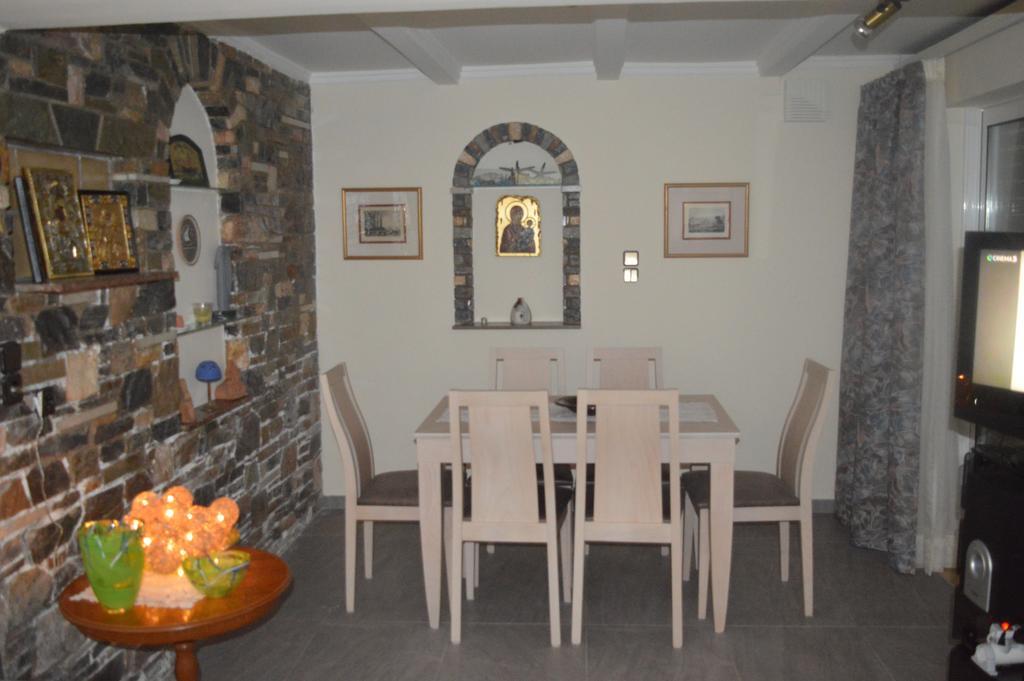 Villa Suites Lagonisi Luxury Екстер'єр фото